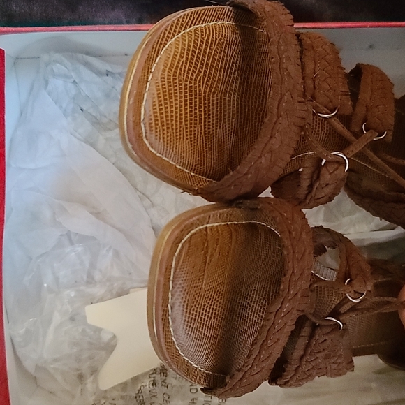 Sandals - Picture 4 of 6